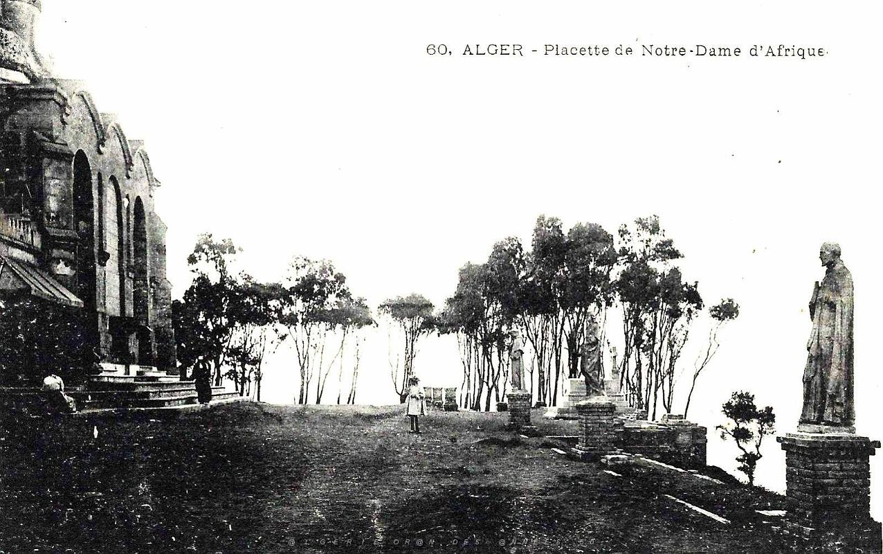 Alger - Notre-Dame d'Afrique - Placette.jpg